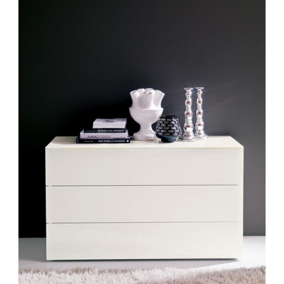 Lacquered wooden chest of drawers with 3 drawers Enea Bontempi.