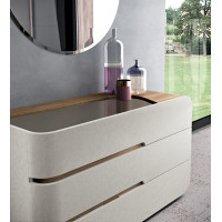 Design chest of drawers with 3 drawers and Spar Vip handle groove.