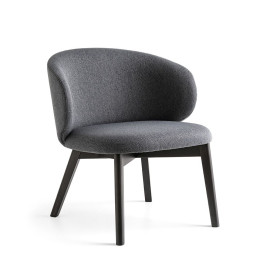 Gepolsterter Stuhl mit Holzbeinen Tuka