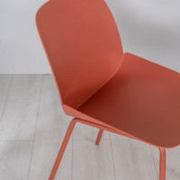 Eva chair in polypropylene by Stones.