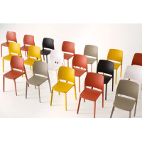 Stackable polypropylene chair T!pa Pointhouse