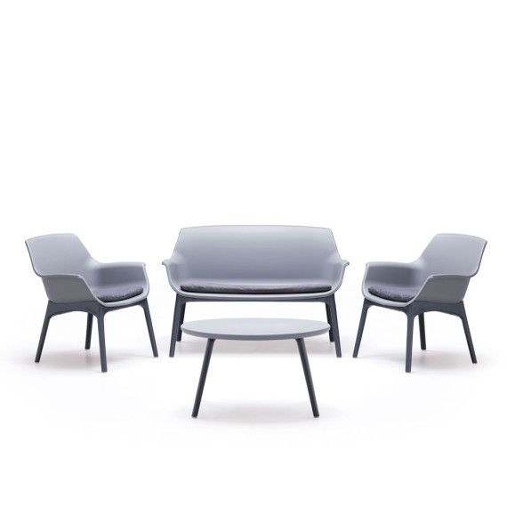 Set de mesa y sillas Lubecca para exteriores de 4 piezas en polipropileno.